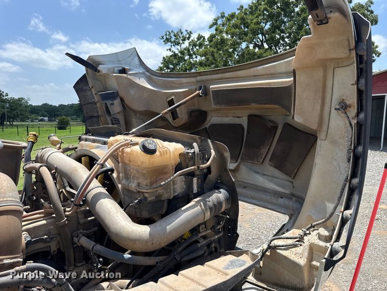 image for item ET6308 2012 International 7600  dump truck