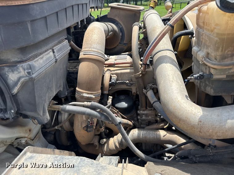image for item ET6308 2012 International 7600  dump truck