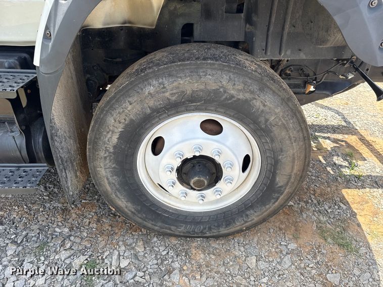 image for item ET6308 2012 International 7600  dump truck