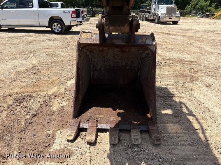 image for item EU0635 2013 Kobelco SK210LC excavator