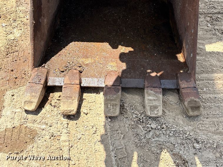 image for item EU0635 2013 Kobelco SK210LC excavator