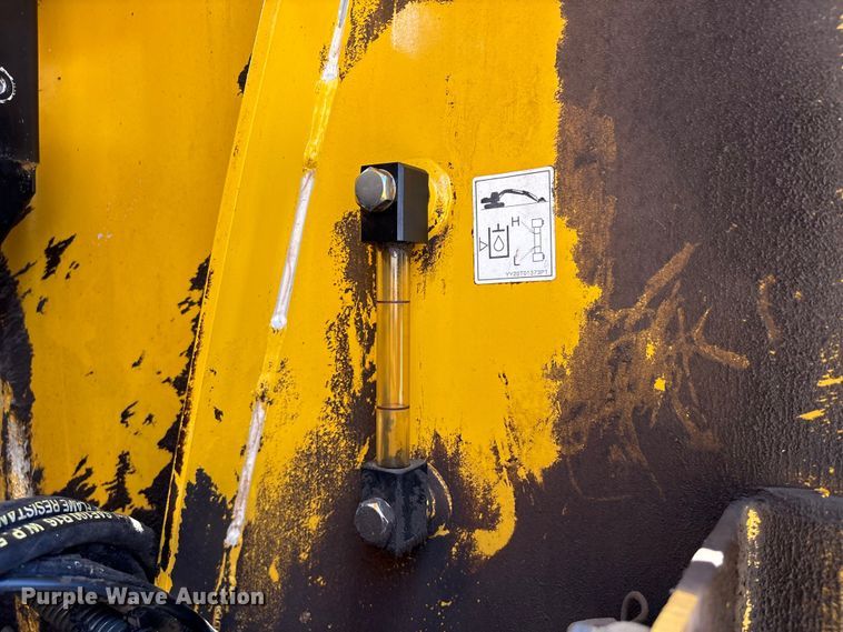 image for item EU0635 2013 Kobelco SK210LC excavator