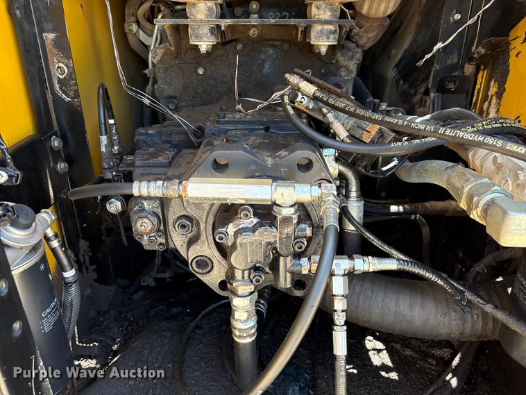 image for item EU0635 2013 Kobelco SK210LC excavator