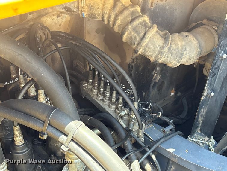 image for item EU0635 2013 Kobelco SK210LC excavator
