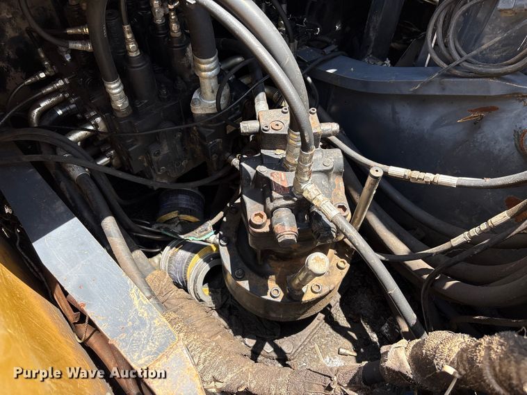 image for item EU0635 2013 Kobelco SK210LC excavator
