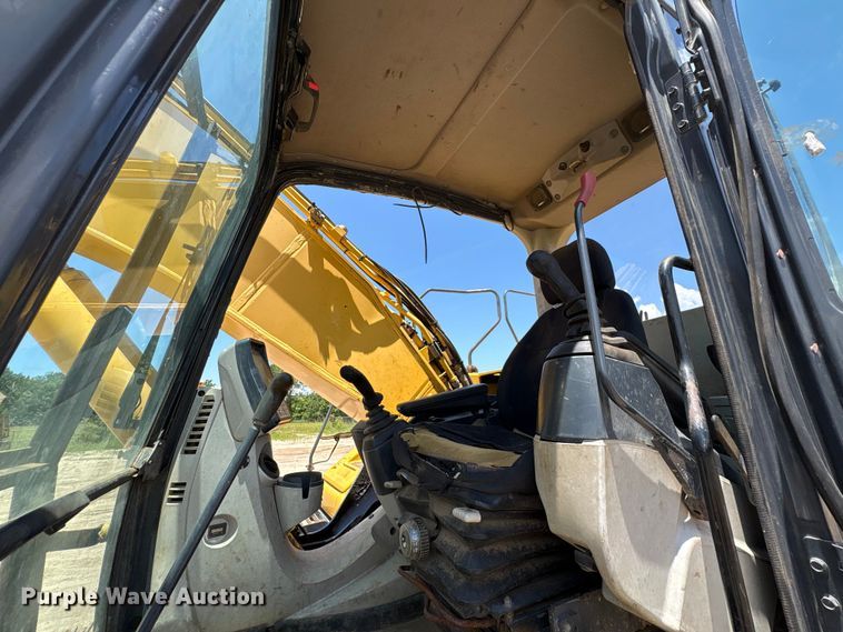 image for item EU0635 2013 Kobelco SK210LC excavator