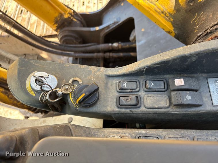 image for item EU0635 2013 Kobelco SK210LC excavator