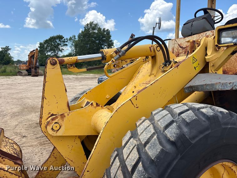 image for item EU0640 1998 Komatsu WA120-3L wheel loader