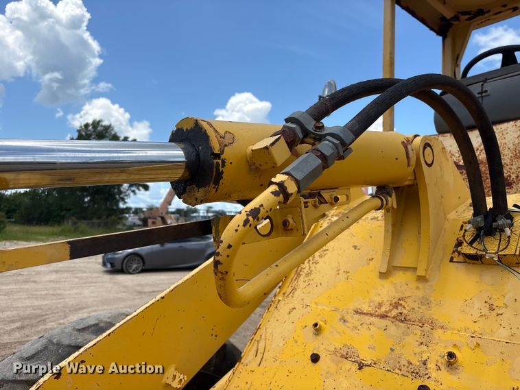image for item EU0640 1998 Komatsu WA120-3L wheel loader