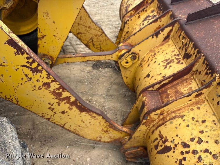 image for item EU0640 1998 Komatsu WA120-3L wheel loader