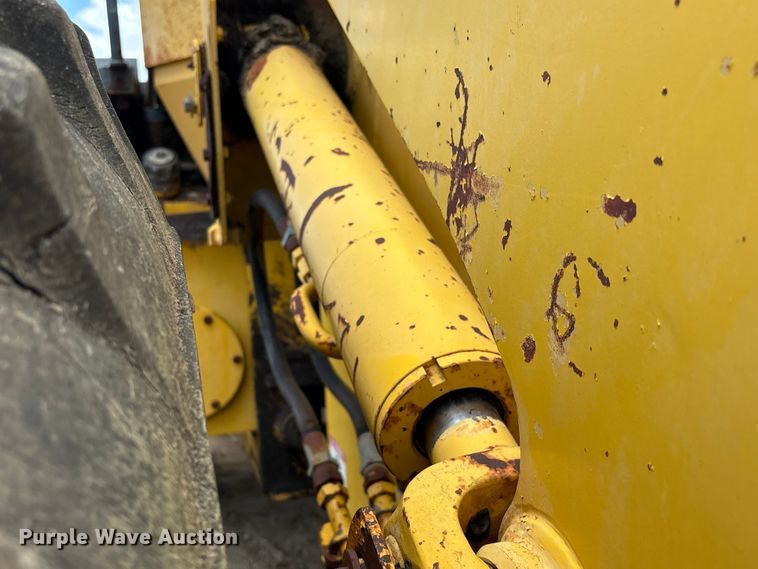 image for item EU0640 1998 Komatsu WA120-3L wheel loader