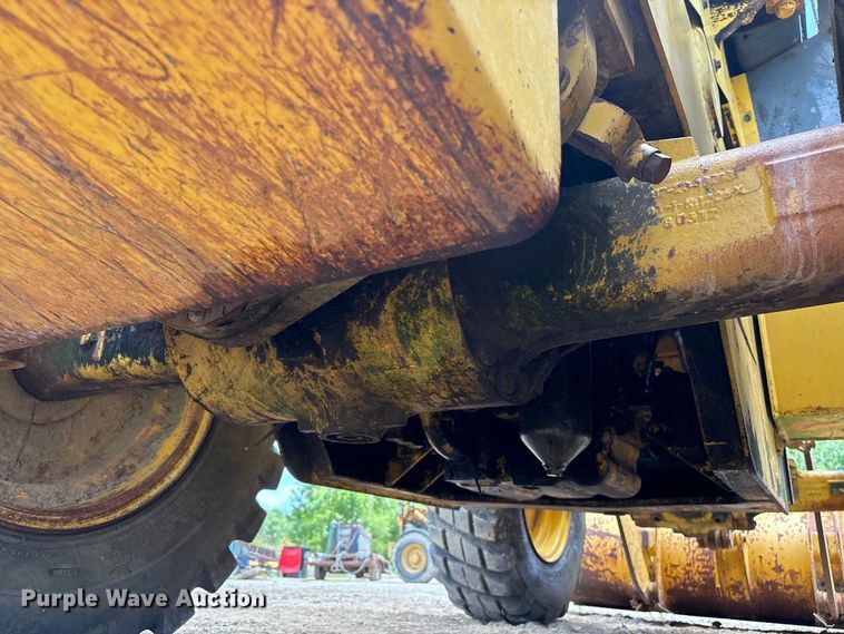 image for item EU0640 1998 Komatsu WA120-3L wheel loader