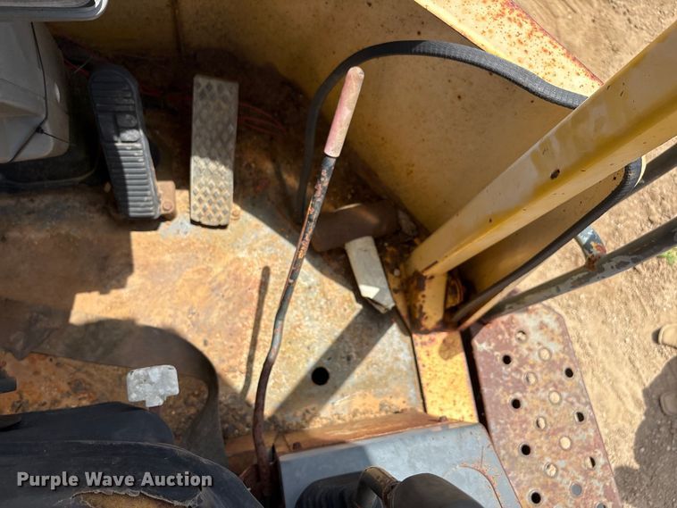 image for item EU0640 1998 Komatsu WA120-3L wheel loader