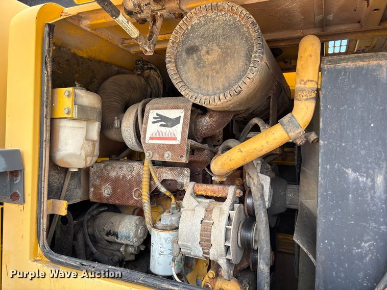 image for item EU0640 1998 Komatsu WA120-3L wheel loader