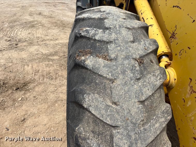 image for item EU0640 1998 Komatsu WA120-3L wheel loader
