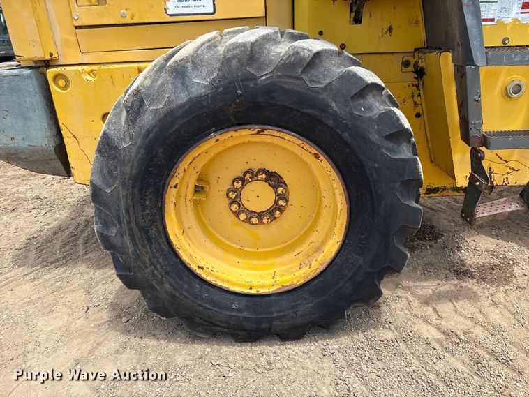 image for item EU0640 1998 Komatsu WA120-3L wheel loader