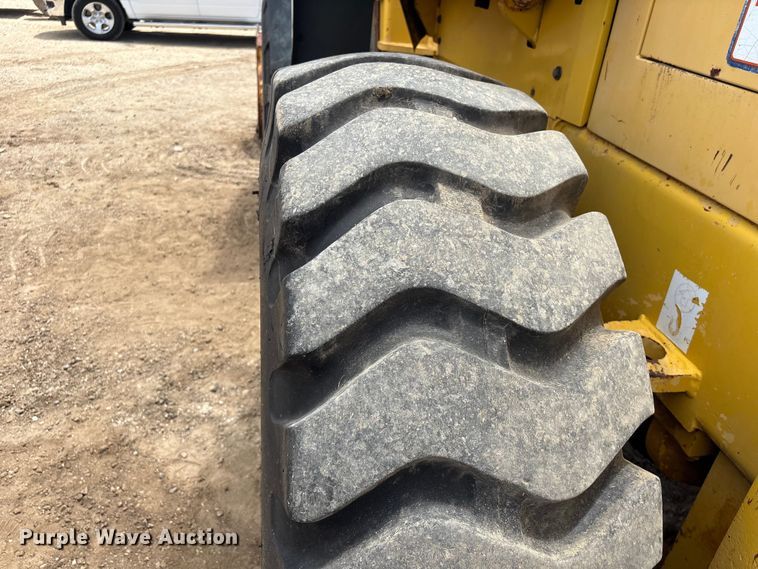 image for item EU0640 1998 Komatsu WA120-3L wheel loader