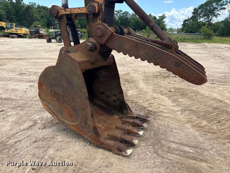 image for item EU0641 2006 Case CX240 excavator