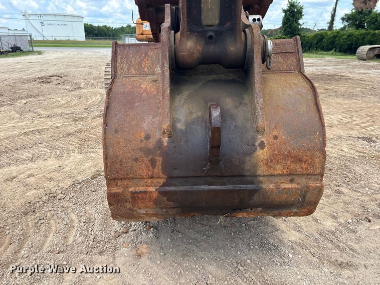 image for item EU0641 2006 Case CX240 excavator