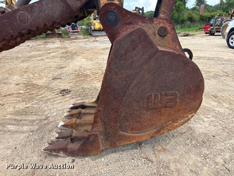 image for item EU0641 2006 Case CX240 excavator