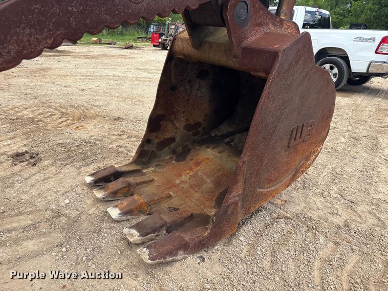image for item EU0641 2006 Case CX240 excavator