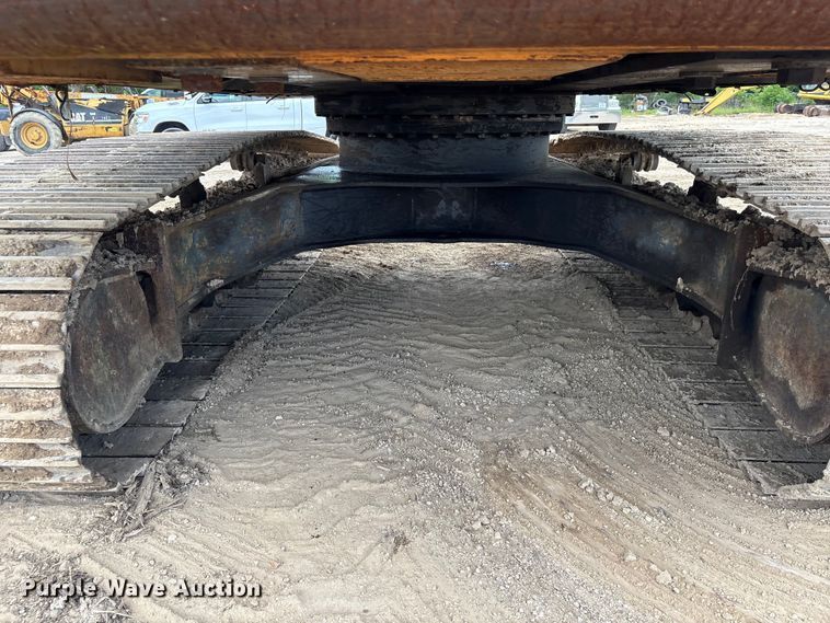 image for item EU0641 2006 Case CX240 excavator