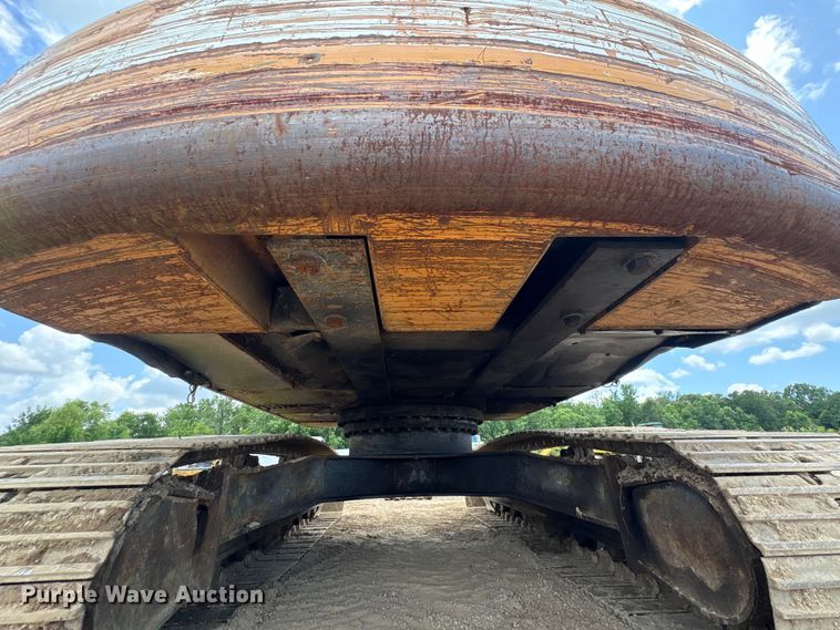 image for item EU0641 2006 Case CX240 excavator
