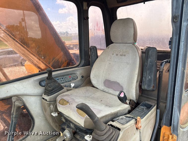 image for item EU0641 2006 Case CX240 excavator