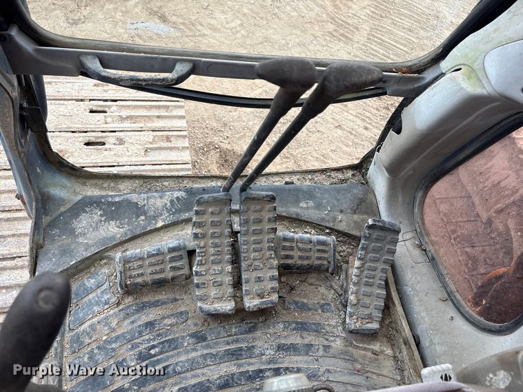 image for item EU0641 2006 Case CX240 excavator