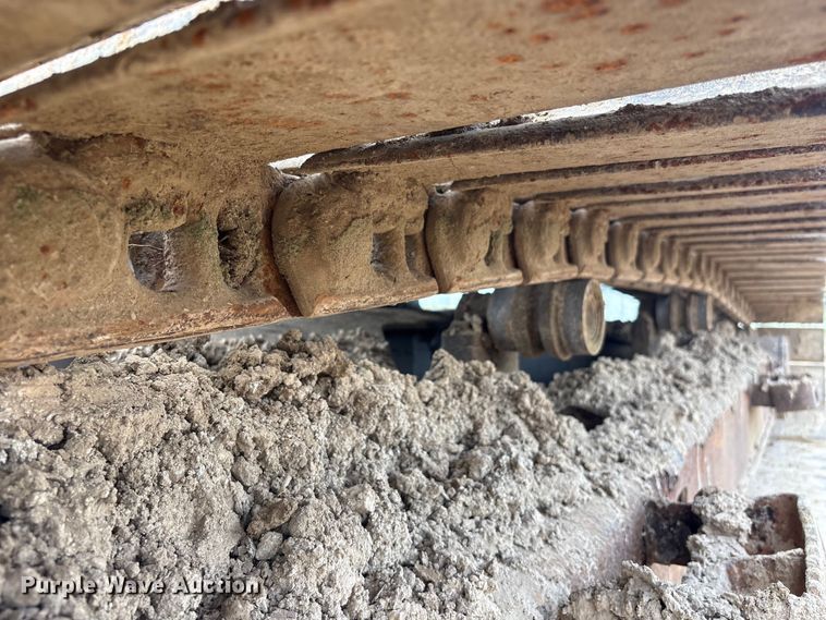 image for item EU0641 2006 Case CX240 excavator