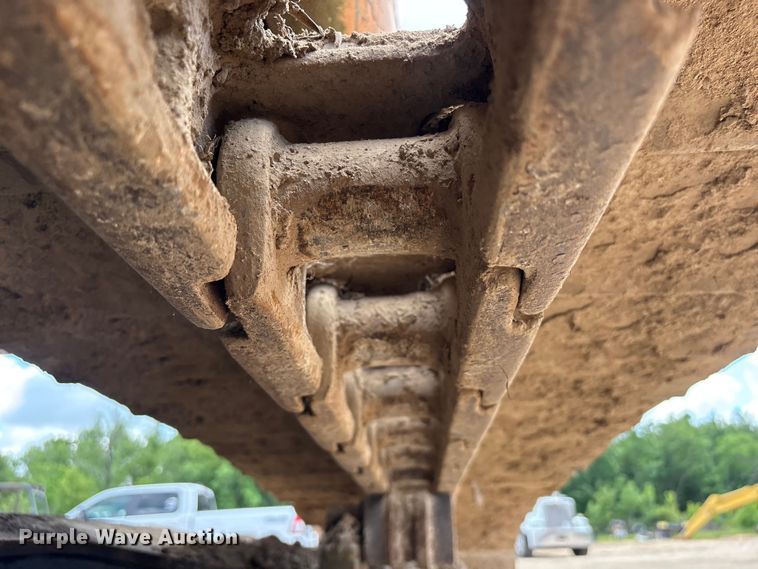 image for item EU0641 2006 Case CX240 excavator