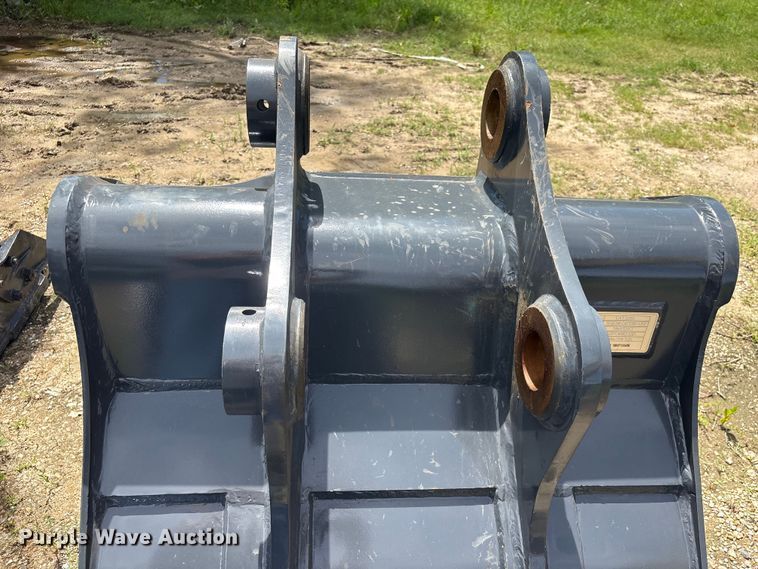 image for item EU0669 Smartcharm SCGB200-CAT320D-42GP excavator bucket