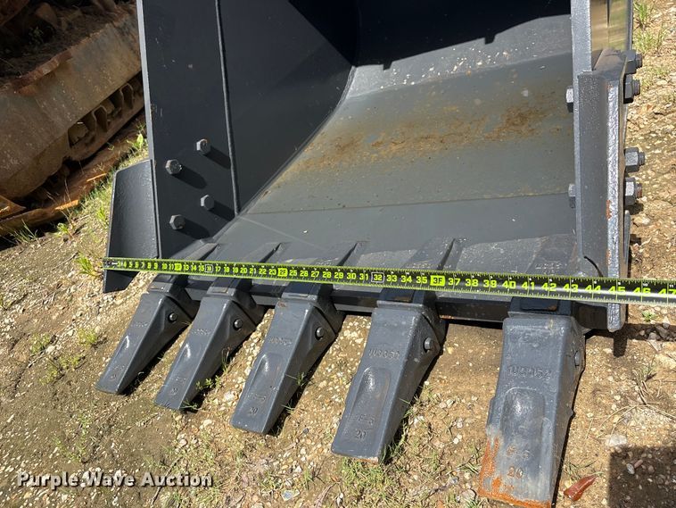 image for item EU0669 Smartcharm SCGB200-CAT320D-42GP excavator bucket