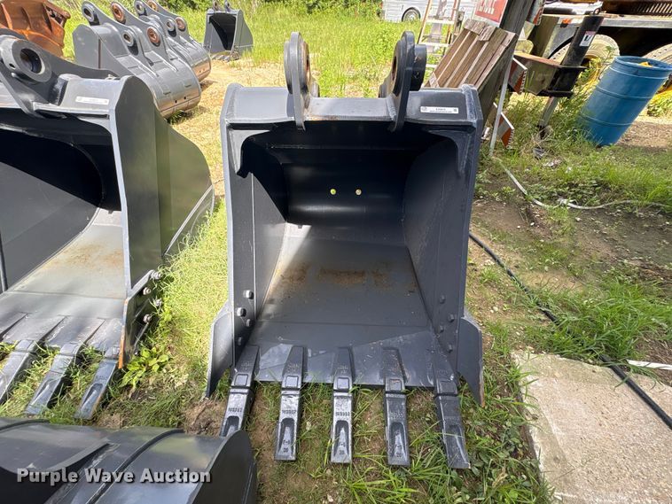 image for item EU0673 Smartcharm SCGB200-CAT320D-42GP excavator bucket