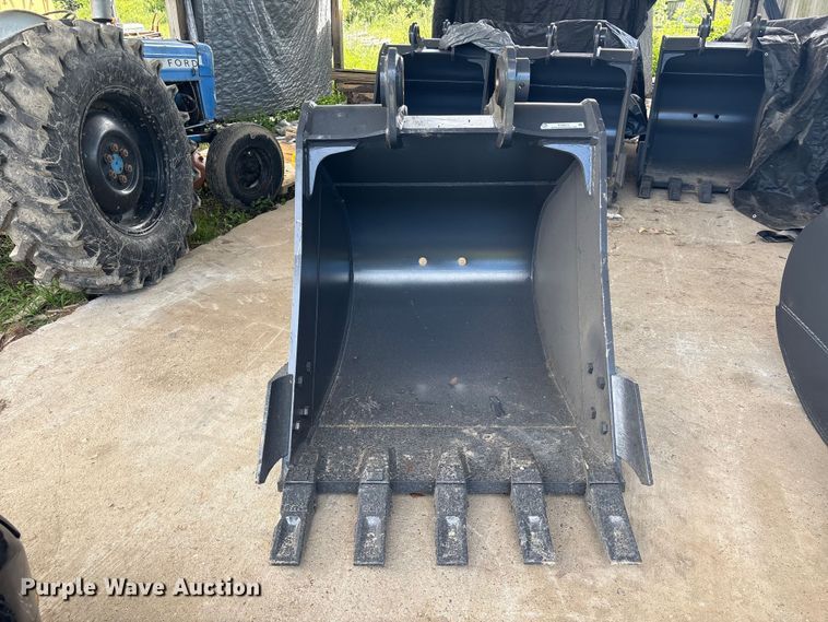 image for item EU0674 Smartcharm SCGB200-CAT320D-42GP excavator bucket