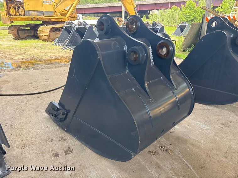 image for item EU0675 Smartcharm SCGB200-CAT320D-42GP excavator bucket