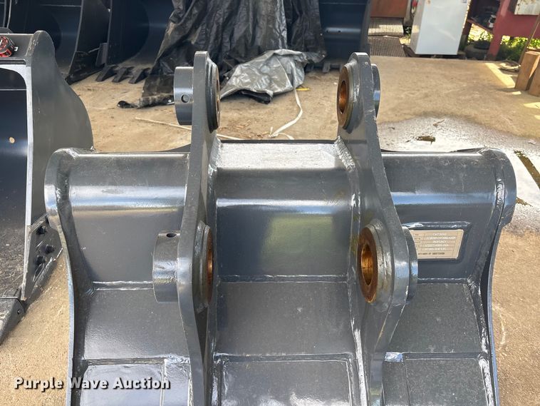 image for item EU0676 Smartcharm SCGB200-CAT320D-42GP excavator bucket