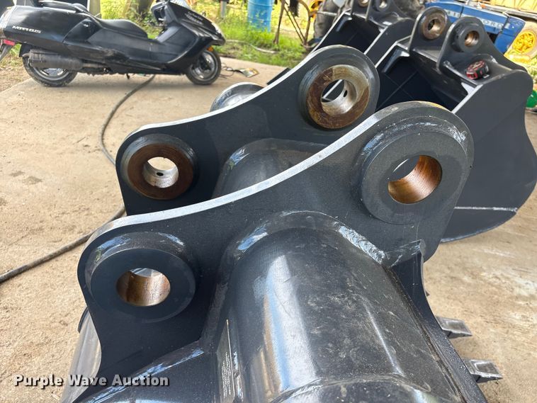 image for item EU0676 Smartcharm SCGB200-CAT320D-42GP excavator bucket