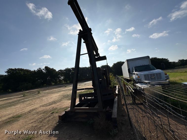 image for item EU5681 1985 American international 114-143-64 pump jack