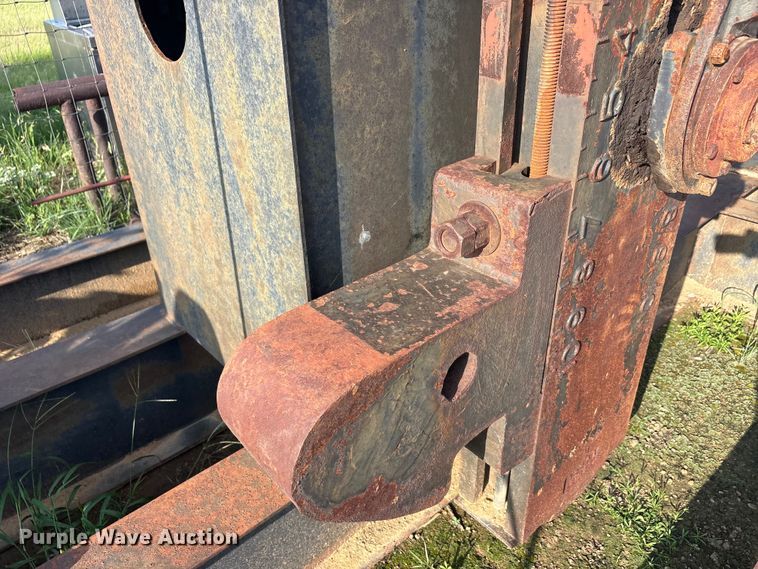 image for item EU5681 1985 American international 114-143-64 pump jack