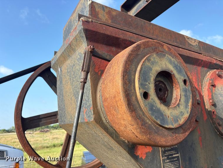 image for item EU5681 1985 American international 114-143-64 pump jack