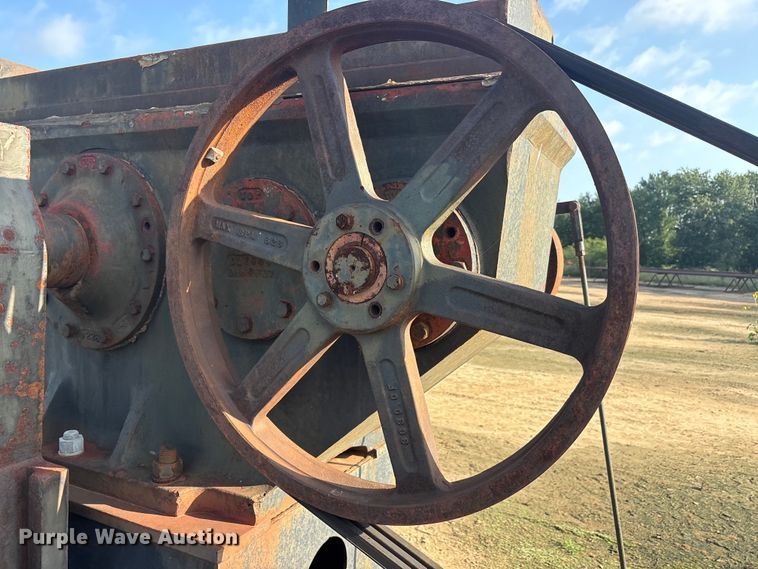 image for item EU5681 1985 American international 114-143-64 pump jack