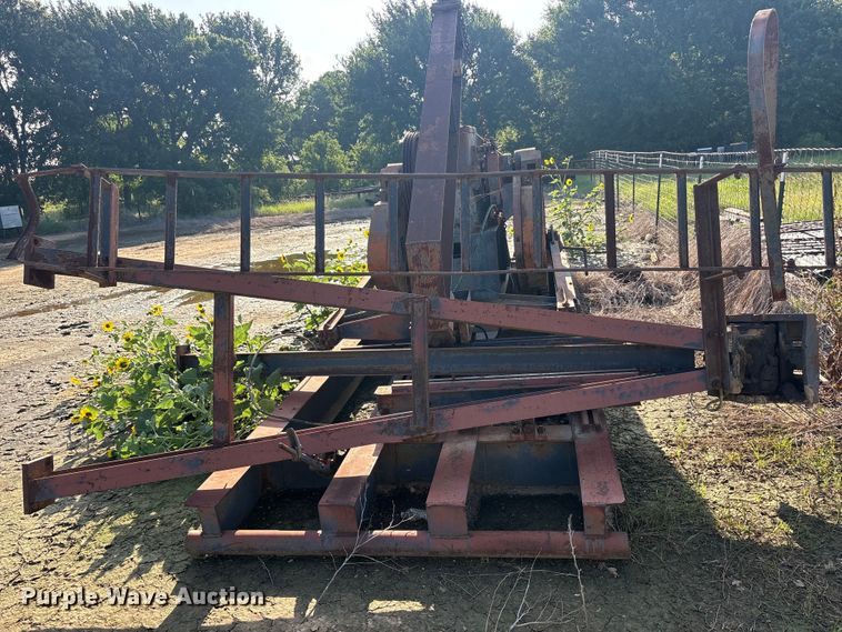 image for item EU5682 Lufkin industry C-114D143-64 pump jack