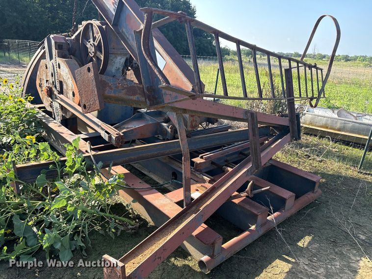 image for item EU5682 Lufkin industry C-114D143-64 pump jack