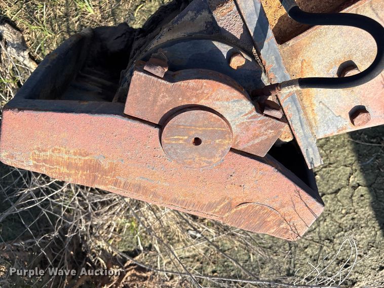 image for item EU5682 Lufkin industry C-114D143-64 pump jack
