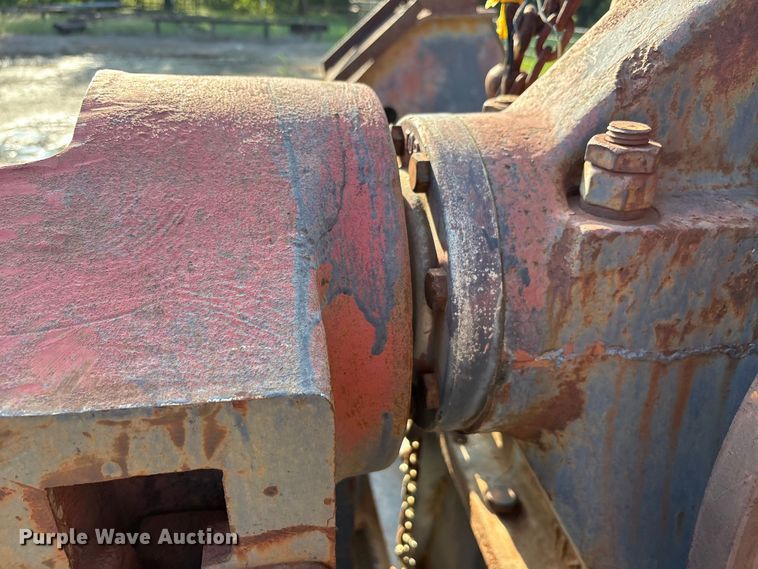 image for item EU5682 Lufkin industry C-114D143-64 pump jack
