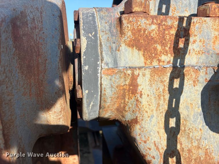image for item EU5682 Lufkin industry C-114D143-64 pump jack
