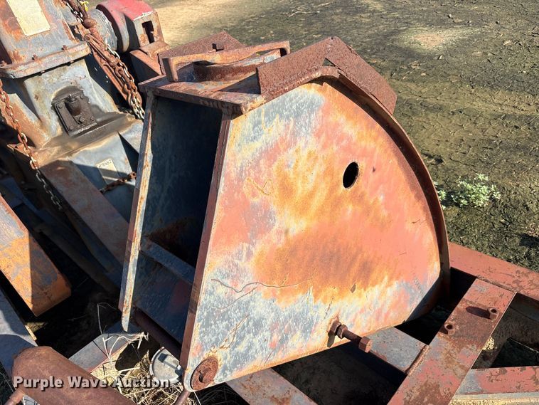 image for item EU5682 Lufkin industry C-114D143-64 pump jack