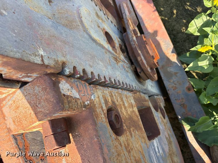 image for item EU5682 Lufkin industry C-114D143-64 pump jack