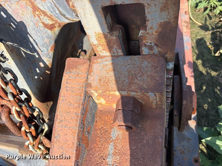 image for item EU5682 Lufkin industry C-114D143-64 pump jack